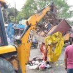 केपी रोड पर नगर निगम का अतिक्रमण हटाओ अभियान, डिवाइडर तोड़े जाने पर उठे सवाल