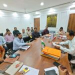 उत्तर कोयल नहर परियोजना पर डीएम की सख्ती, मुआवजा भुगतान में तेजी लाने के निर्देश