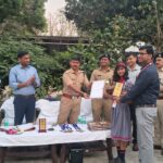 बिहार पुलिस सप्ताह पर निबंध प्रतियोगिता के विजेताओं को सिटी एसपी ने किया सम्मानित