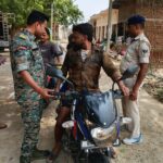 गयाजी में पुलिस का सघन चेकिंग अभियान, बैंकों और ग्रामीण सड़कों पर बढ़ी निगरानी