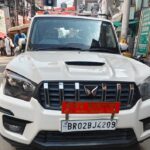 गयाजी में निजी गाड़ी पर सरकारी रौब! सायरन-बेकन के दुरुपयोग से उठे सवाल