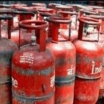 गैस कालाबाजारी के आरोप में दो भेजे गए जेल, 26 सिलेंडर और 69 उपभोक्ता कार्ड जब्त