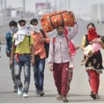 गैस संकट ने छीना रोज़गार का सहारा: दिल्ली से लौट रहे प्रवासी मजदूरों की बढ़ती कतार