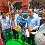 मुख्यमंत्री मछुआ कल्याण योजना के तहत गयाजी में 13 थ्री-व्हीलर आइस बॉक्स वाहनों का वितरण