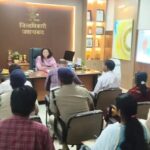 एनएच-22 पर साइनेज, अतिक्रमण और जलजमाव से जाम की समस्या दूर करने को लेकर डीएम ने की समीक्षा बैठक