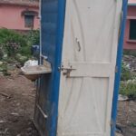 बीआरसी भवन के पास बना सार्वजनिक शौचालय बदहाली का शिकार, सफाई के अभाव में बेकार हुई सुविधा