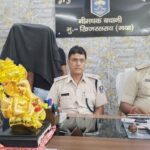 नीमचक बथानी में घर से 8 देसी कट्टा, जिंदा कारतूस और मोबाइल बरामद, चार गिरफ्तार