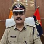 14 वर्षीय किशोरी की सकुशल बरामदगी में उत्कृष्ट कार्य के लिए महिला पु.अ.नि. को आईजी ने किया सम्मानित
