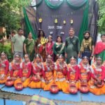 रिमझिम फुहारों के बीच किलकारी में गूंजे कजरी के सुर, 500 से अधिक बच्चों ने मनाया सावन उत्सव