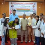 सीयूएसबी में अंतरराष्ट्रीय सूक्ष्मजीव दिवस पर विशेषज्ञों ने बताए सूक्ष्मजीवों के लाभ और हानि