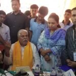 पितृपक्ष मेला में श्रीधर सेवा ट्रस्ट के स्वास्थ्य शिविर का डॉ. प्रेम कुमार ने किया निरीक्षण