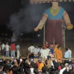 कुड़वा बाजार में 50 फीट के रावण का दहन, हजाराे लोगों की उमड़ी भीड़; एंबुलेंस नहीं रहने पर उठे सवाल