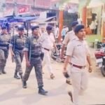 दुर्गा पूजा और आगामी पर्व-त्योहारों को लेकर खिजरसराय में पुलिस का फ्लैग मार्च, शांति व्यवस्था बनाए रखने का संदेश